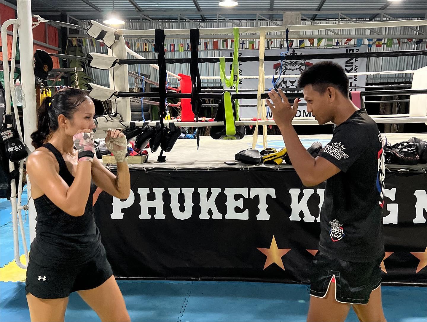 Two members of the Phuket King Muay Thai Gym during a sparring fight
https://www.nowmuaythai.com/gym/phuketking-muay-thai#gallery-3